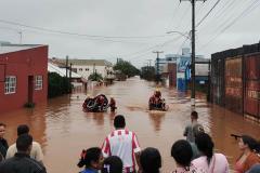 Paraná está auxiliando os gaúchos em meio a desastre natural. 