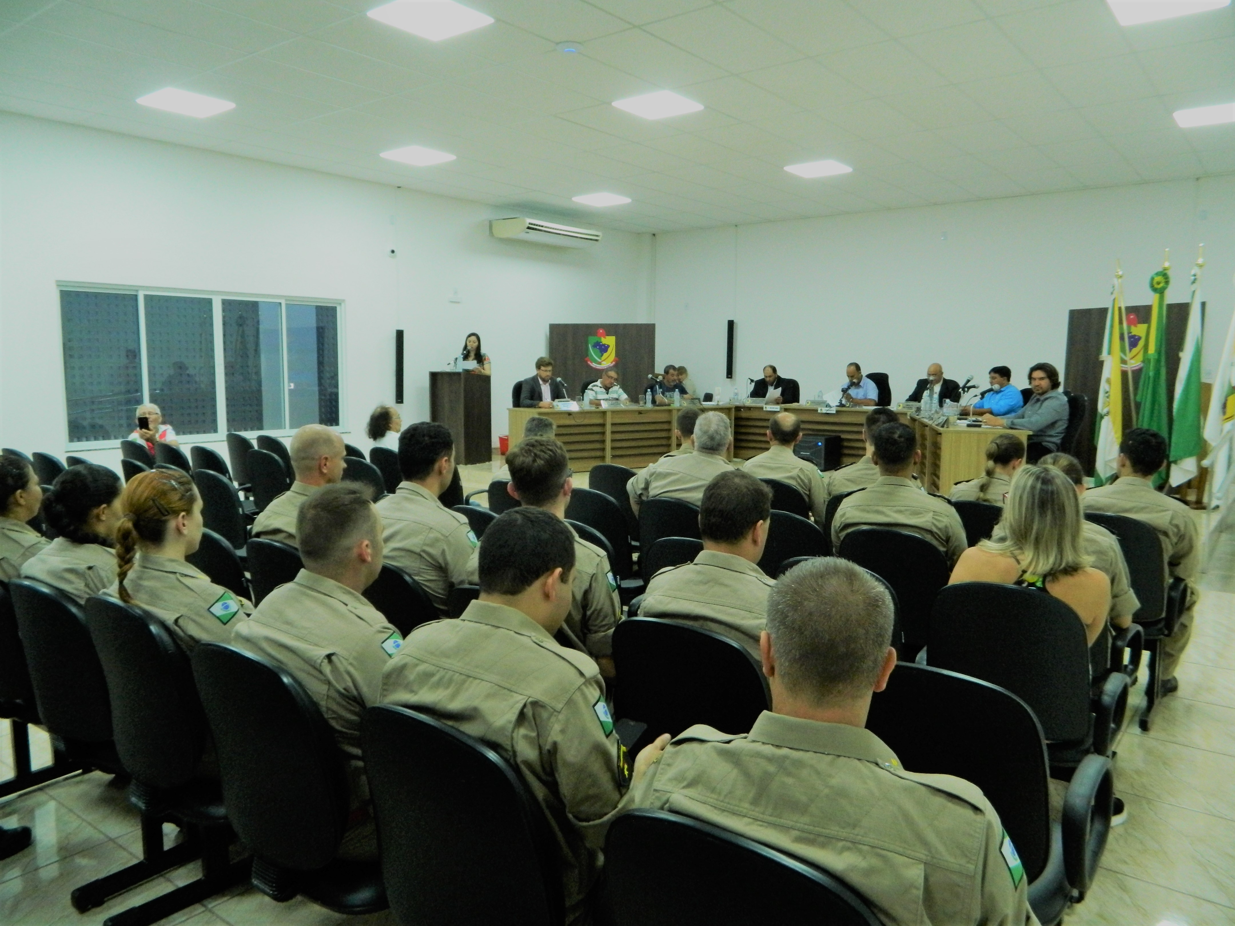 Sessão Solene para entrega de Moção de Aplauso ao 10º GB