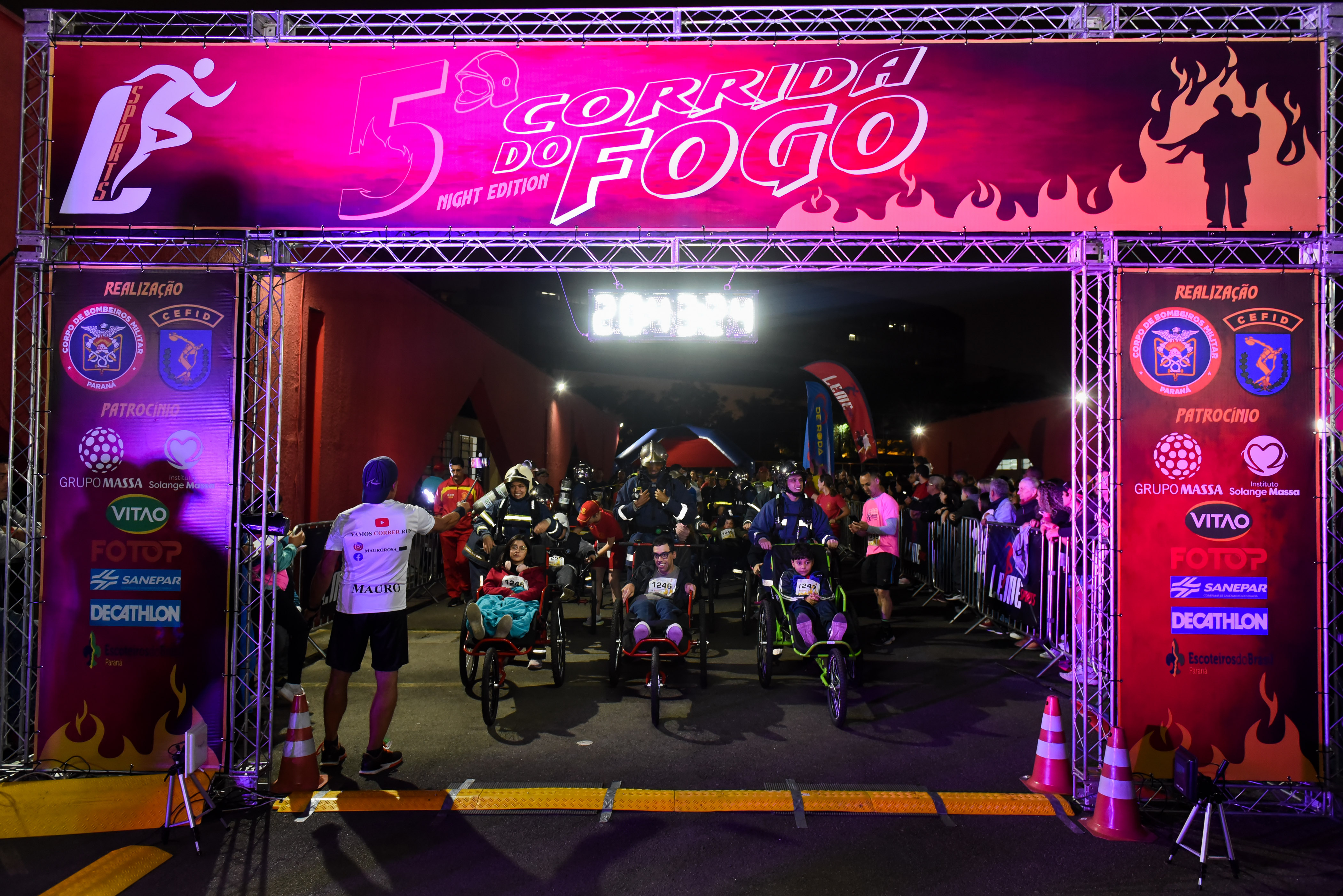 Imagens da 5ª Corrida do Fogo, realizada em Curitiba no dia 25/11/2023.