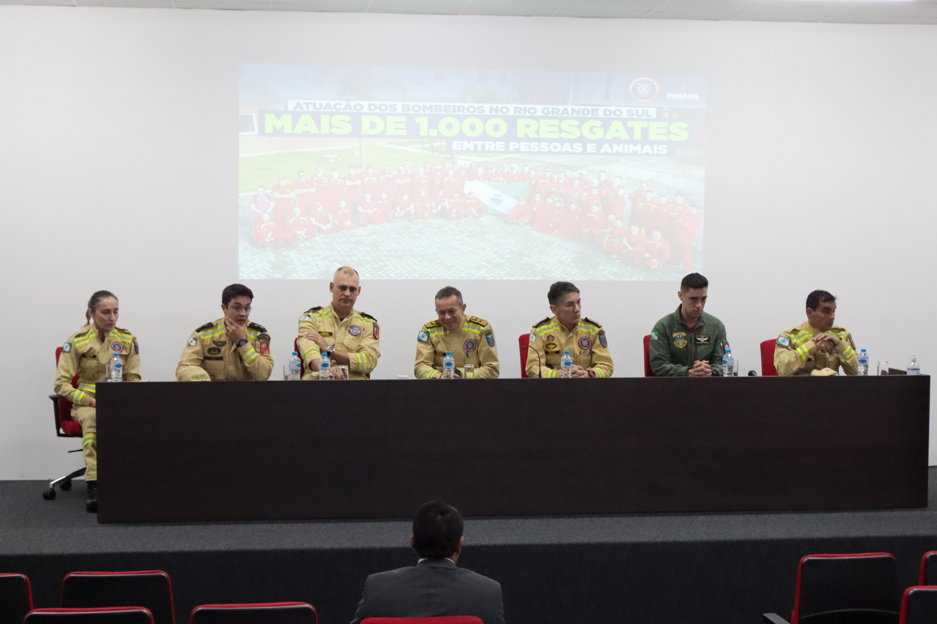 Coletiva na volta da força-tarefa do Paraná em ação no RS.