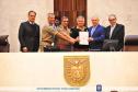 Corpo de Bombeiros realiza entrega de Certificado de Vistoria a Assembleia Legislativa do Paraná