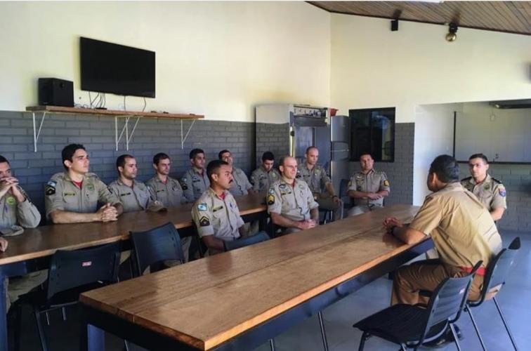 Comandante do Corpo de Bombeiros visita o quartel do 1º SGBI