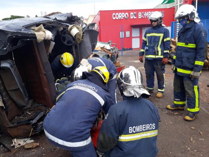 Treinamento de Resgate Veicular.