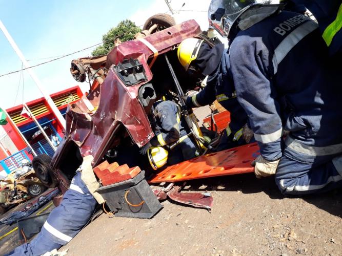 Treinamento de Resgate Veicular.