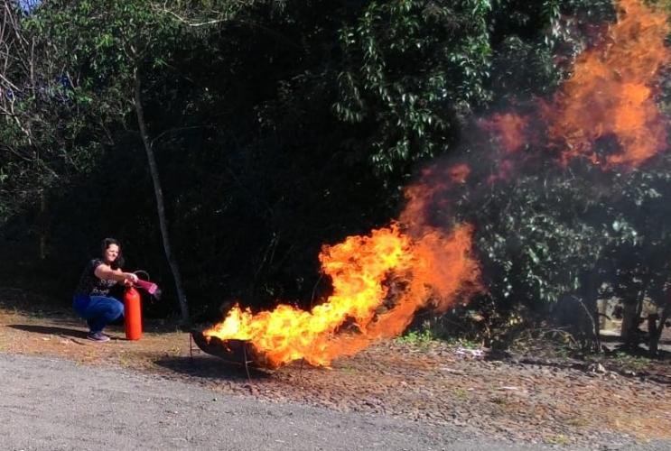 Treinamento com extintores