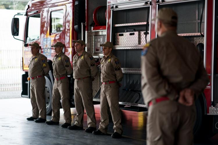 Solenidade de entrega de viatura operacional.