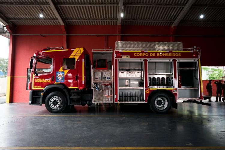 Caminhão de Combate a Incêndios - ABTR 13768