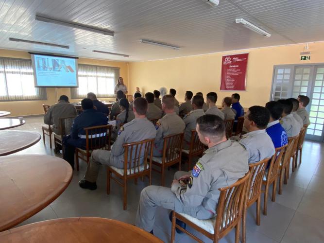 Treinamento em elevadores.