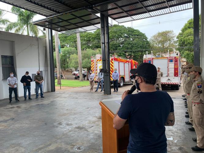 Entrega de viaturas ao 9SGBI