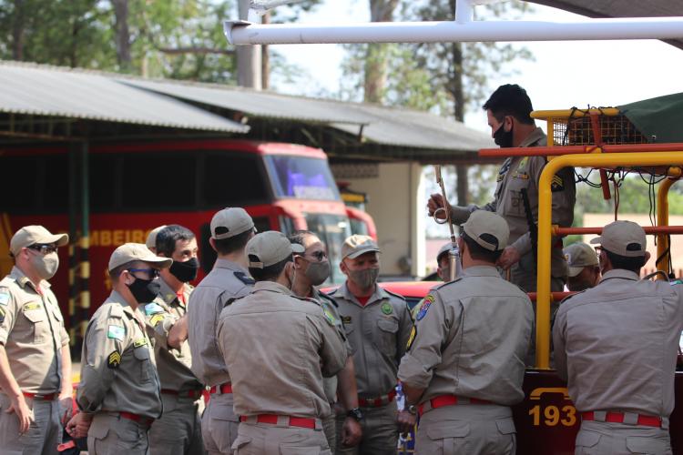 Combate à incêndios ambientais