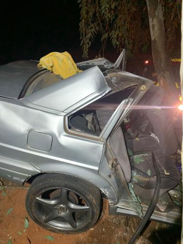 Auto contra árvore - 9º SGBI