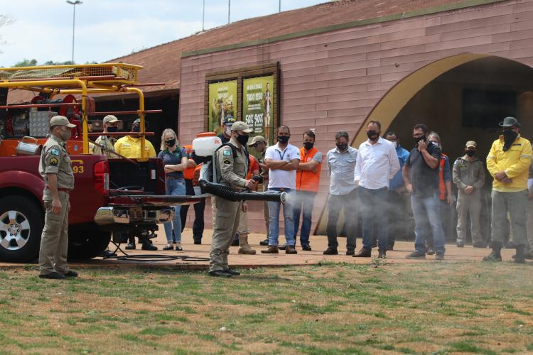 Demonstração do uso de equipamentos