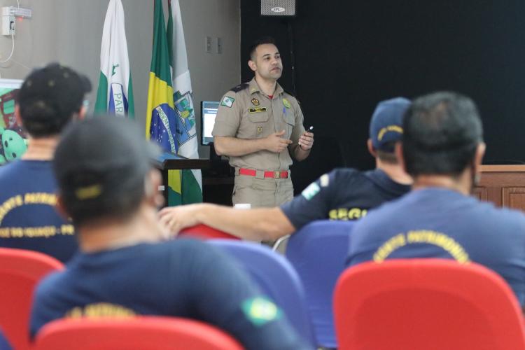 Tenente Jessé introduz aula teórica