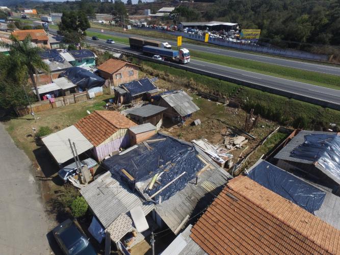 Bombeiros realizam ajuda humanitária