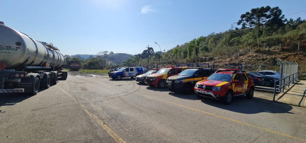 Bombeiros em conjunto a demais órgãos ficalizadores