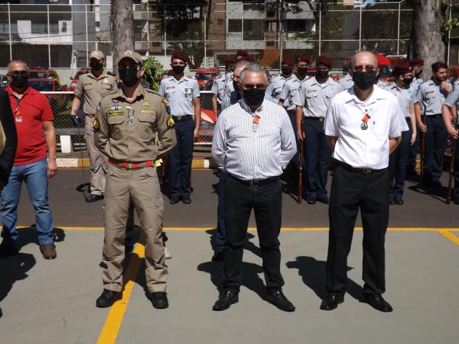 Militares agraciados