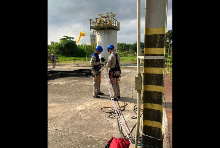 BOMBEIROS FAZEM TREINAMENTO DE SALVAMENTO VERTICAL NO 6°GB