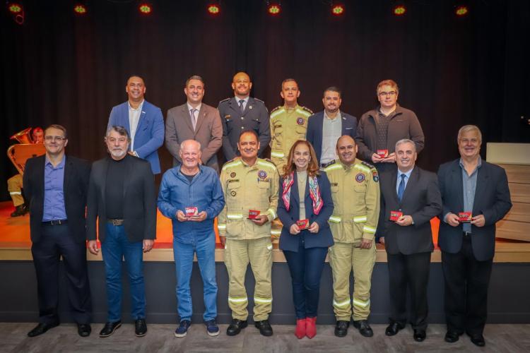 Autoridades Municipais e Comandantes Veteranos CB SJP