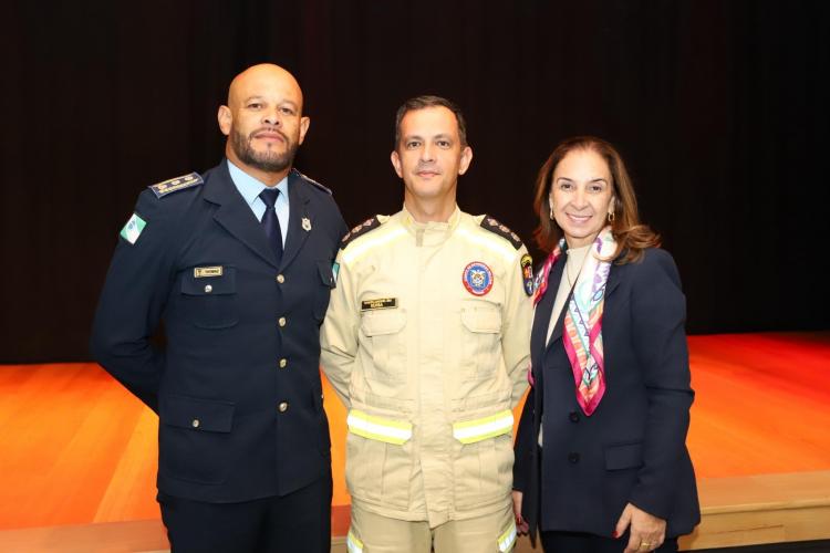 Comandante e autoridade municipal