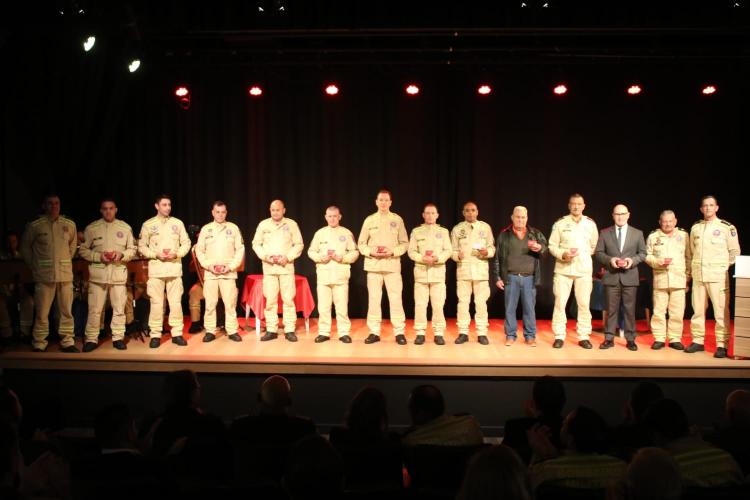 Homenagem às praças veteranas e da ativa