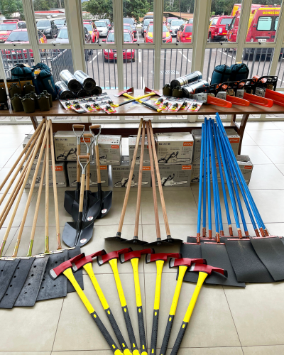 ENTREGA MATERIAL COMBATE A INCENDIOS FLORESTAIS