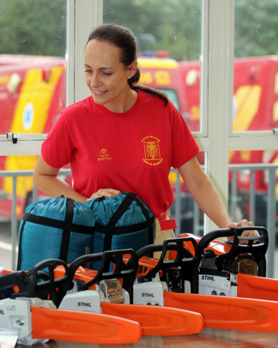 ENTREGA MATERIAL COMBATE A INCENDIOS FLORESTAIS