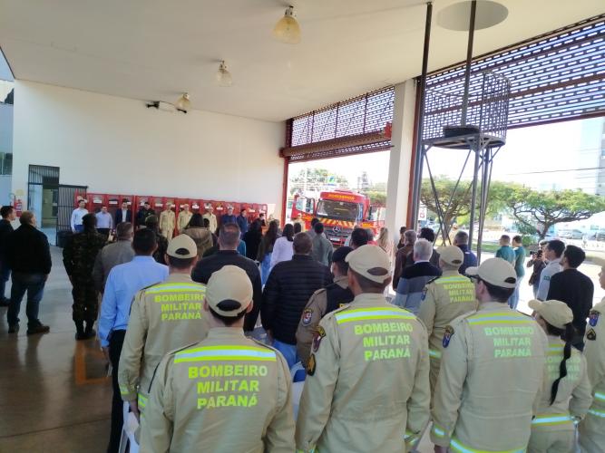 Corpo de Bombeiros de Cianorte recebe novo caminhão de combate a incêndios