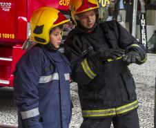 Apresentação do Corpo de Bombeiros na rua XV de Novembro Foto Cabo Daniel Meneghetti
