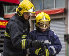 Apresentação do Corpo de Bombeiros na rua XV de Novembro Foto Cabo Daniel Meneghetti