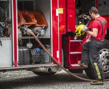 Apresentação do Corpo de Bombeiros na rua XV de Novembro Foto Cabo Daniel Meneghetti