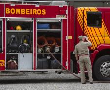 Apresentação do Corpo de Bombeiros na rua XV de Novembro Foto Cabo Daniel Meneghetti