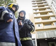 Apresentação do Corpo de Bombeiros na rua XV de Novembro Foto Cabo Daniel Meneghetti