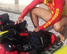 Instrução de mergulho e busca aquática