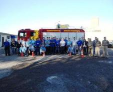 6° SGBI ministra instrução prática de combate a incêndios 
