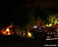 Momento do incêndio na fábrica de estofados