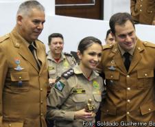 15-07-2016 Formatura do Curso de Aperfeiçoamento de Sargento (CAS) do Corpo de Bombeiros do Estado do Paraná, a solenidade foi feita na Câmara dos Vereadores de Pinhais na RMC. Ao meio a Capitão BM Geovana Angeli Messias, a sua esquerda o Sargento Neidimar Ribeiro e a sua direita o Sargento João Carlos Almeida.