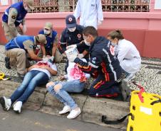 2º GRUPAMENTO DE BOMBEIROS E NÚCLEO REGIONAL DE EDUCAÇÃO DE PONTA GROSSA REALIZAM SIMULADO DE ABANDONO NO COLÉGIO ESTADUAL REGENTE FEIJÓ