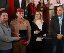 O município de Campina Grande do Sul, Região Metropolitana de Curitiba, conta agora com um grupamento do Corpo de Bombeiros. A governadora Cida Borghetti participou nesta quinta-feira (28) da solenidade oficial de inauguração do quartel. Campina Grande do Sul, 28/06/2018.Foto: José Fernando Ogura/ANPr