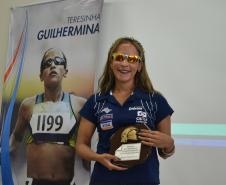 Atleta mais rápida do mundo, deficiente visual, ministra palestra para bombeiros