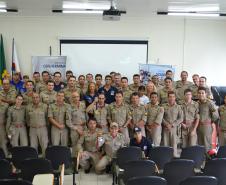 Atleta mais rápida do mundo, deficiente visual, ministra palestra para bombeiros