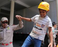 Bombeiros proporcionam Natal diferenciado para 150 crianças