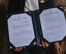 Na manhã de segunda-feira (03), a Governadora Cida Borghetti assinou o decreto que regulamenta a lei nº 19.449, de 5 de abril de 2018.