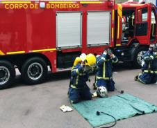 Bombeiros realização atualização em combate a incêndio