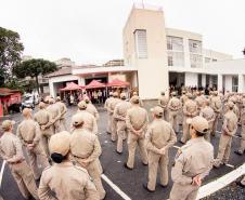 Tropa do 7º Grupamento de Bombeiros em forma para a solenidade de passagem de comando.