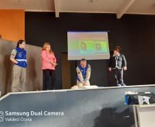 Demonstração de técnica de Reanimação cárdio-respiratória.