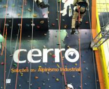 Instrução de Alpinismo Industrial, técnicas de acesso por cordas.