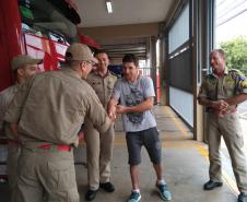 Sobrevivente soterramento visita quartel. 