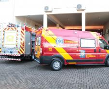 Ambulância e caminhão