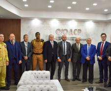 Comandante Geral do CBMPR participa de reunião na ACP sobre a segurança pública do Paraná.