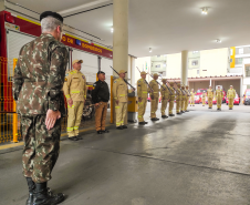 Corpo de Bombeiros Militar do Paraná recebe visita do General de Brigada Taranto.